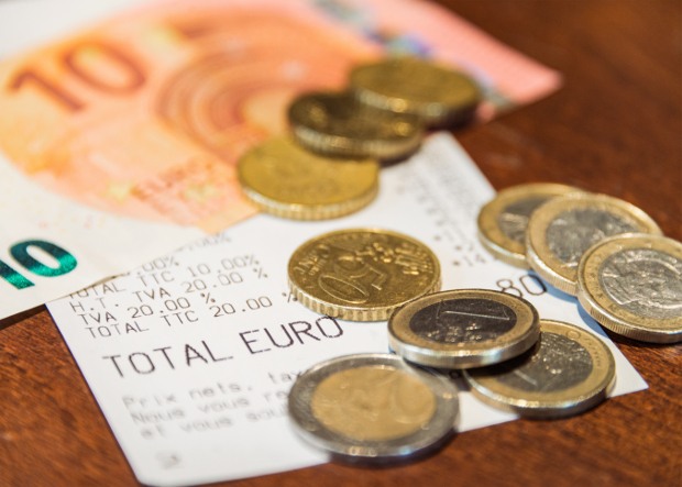 Faut-il justifier un dépôt d'argent liquide sur son compte ?