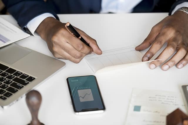 Que peut-on faire avec un RIB et quelles informations contient ce document ?