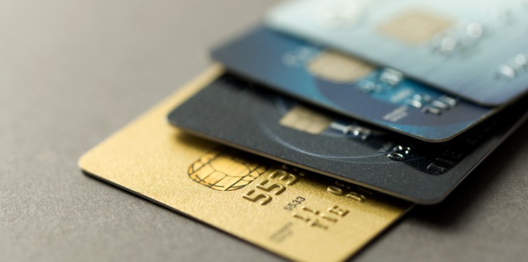 Avantages et inconvénients de cartes débit et crédit ?