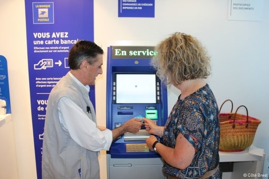 comment retirer de l'argent liquide dans carte bancaire?
